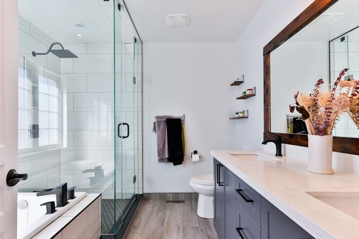 Antes de la reforma de baño con ducha enrasada en el centro de Valladolid